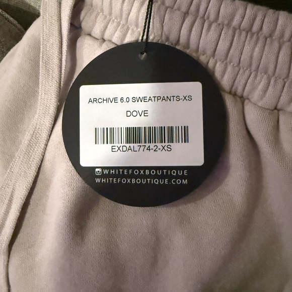 White Fox sweatshirts and sweatpant - Picture 4 of 4